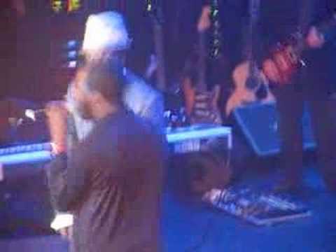 will.i.am + wyclef freestyle @ peapod benefit, LA