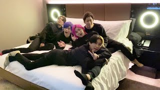 オープニングがかわいすぎる - 【一泊15万】高級スイートで男5人酒飲んでお泊まり会してみた【ほぼネク】