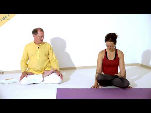 Hahnenstellung im Lotus - Yoga Asana Lexikon
