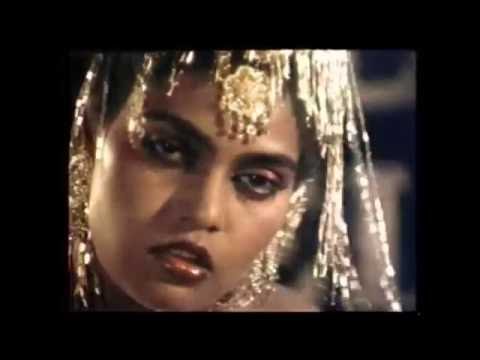 download lagu mp3 mp4 Silk Photoshoot, download lagu Silk Photoshoot gratis, unduh video klip Silk Photoshoot