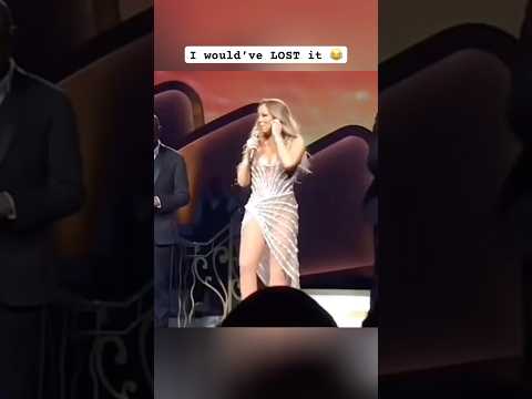 Mariah Carey trying to keep it together when her backup singer squawks #mariahcarey #mariah
