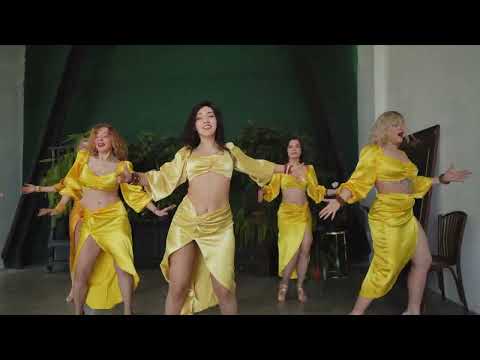 Sounds of Cuba - La Iyabo salsa ladies styling