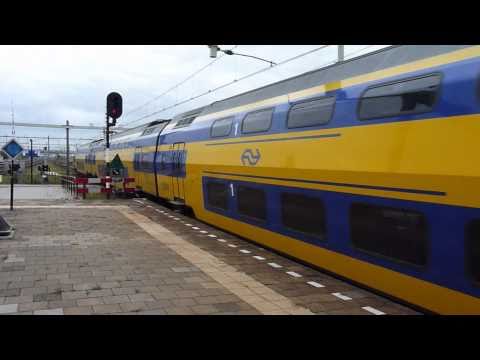 1080p trains at station  Lage Zwaluwe, Holland,.15 SEP 2010