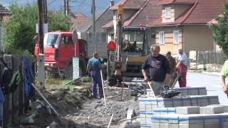 preview picture of video 'Chodníky, cyklotrasa a detské ihrisko v Beňadikovej'