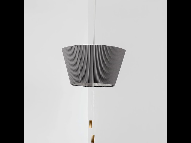 ثريا علاقية متعددة الاشكال باللون الرمادي