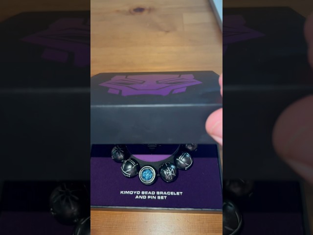 Vídeo relacionado con Disney Marvel E600217L - Pendientes de tuerca de acero inoxidable con diseño de pantera negra, talla única, Plata de ley