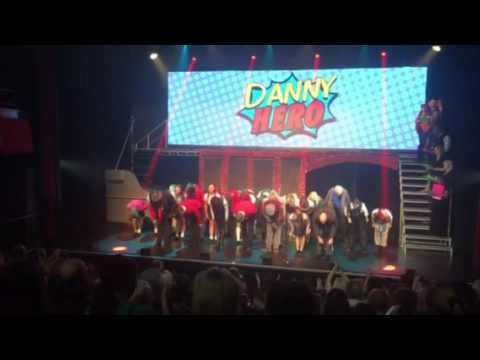 DANNY HERO bows 27-10-16