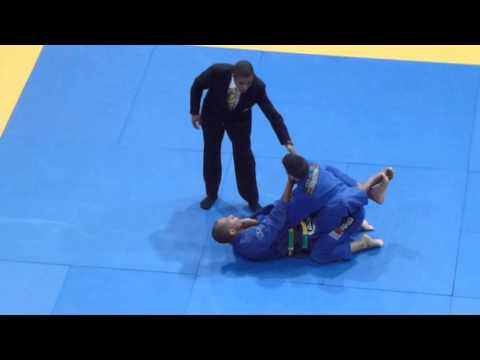 Carlos Santos - Match 1 - IBJJF European Open 2016 - Brown Master 2 - Medium-Heavy