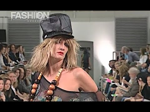MRS  JONES Spring Summer 2003 - Fashion Channel