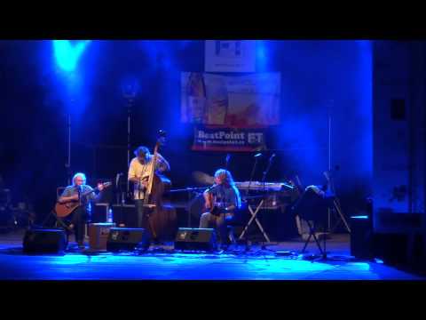 Miki Ryvola a přátelé - Země tří sluncí - Strážnice 5.7.2013