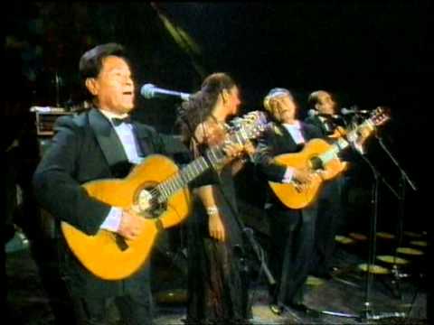 Lolita y Los Panchos cantan juntos boleros de éxito