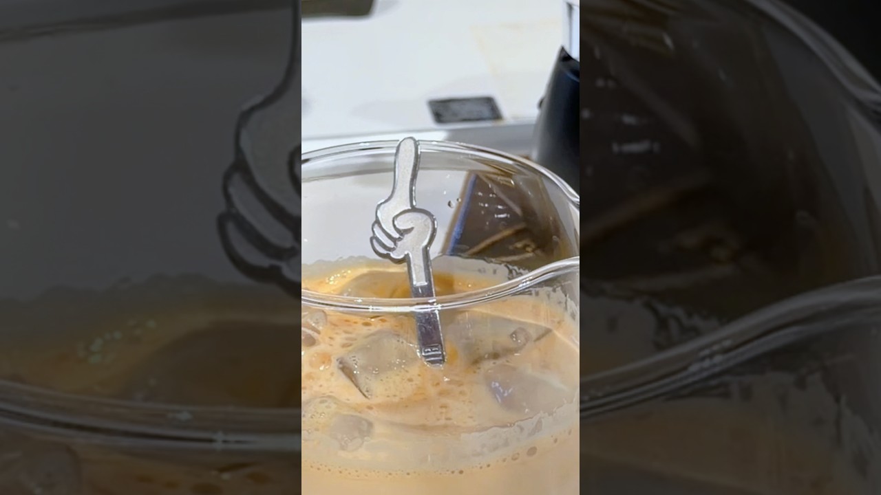 Quiet iced café latte with Bialetti Brikka ☕😌 #mokapot #coffee #coffeelover