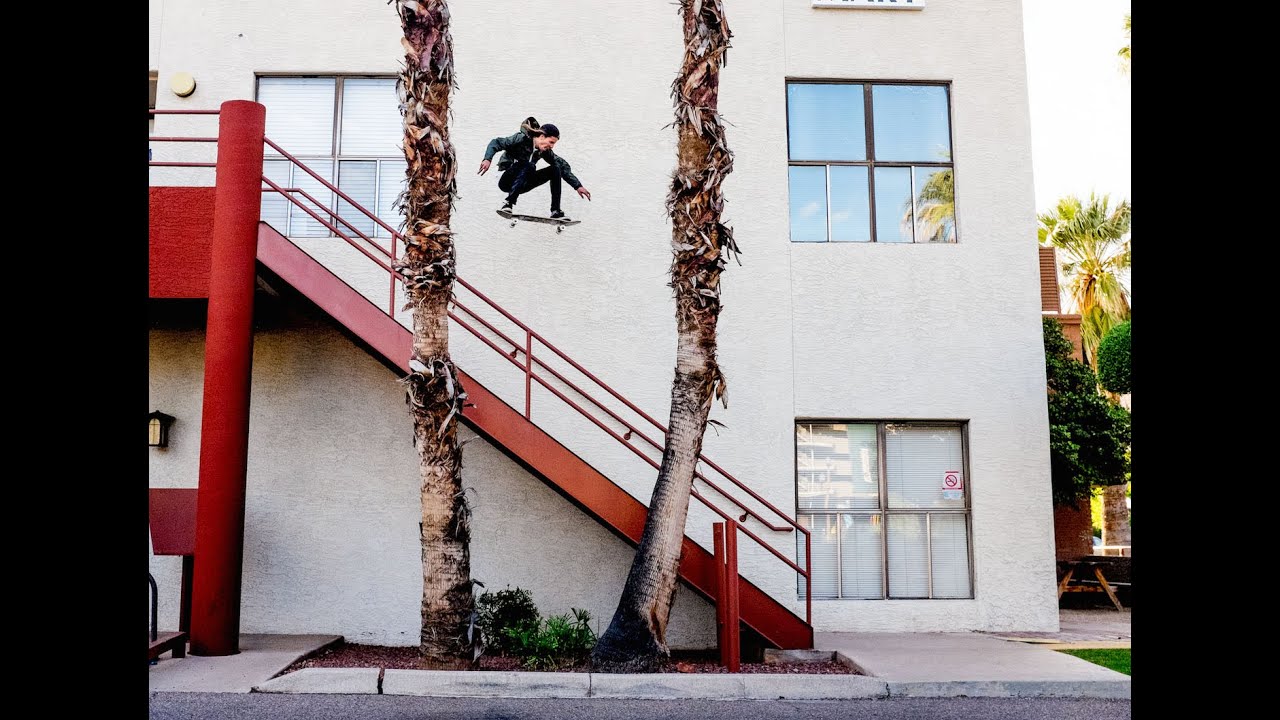 Aaron 'Jaws' salta 210 escaleras en un día