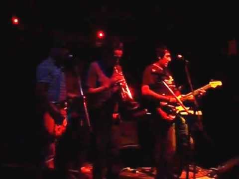 Toscanito y su orquesta sudaka-  Ernesto (En el Galle Bar)