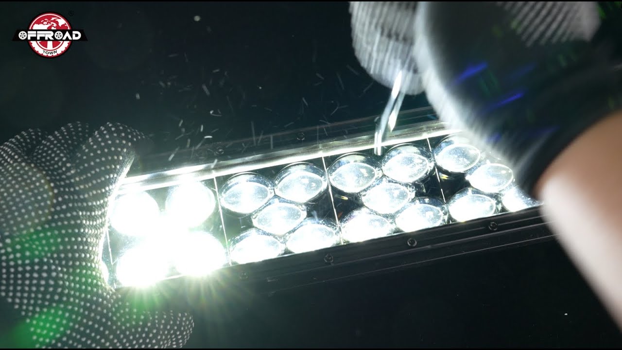 30NCH 210W X SHAPE LED LIGHT BAR WHITE - Video 1