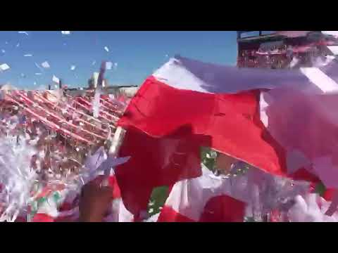 "La hinchada del TATE desborda de Alegría" Barra: La Barra de la Bomba &bull; Club: Unión de Santa Fe