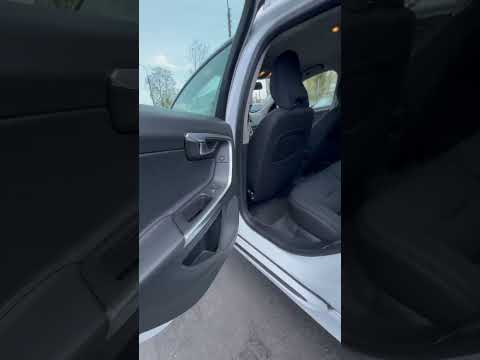 фото volvo v60 i рестайлинг 0