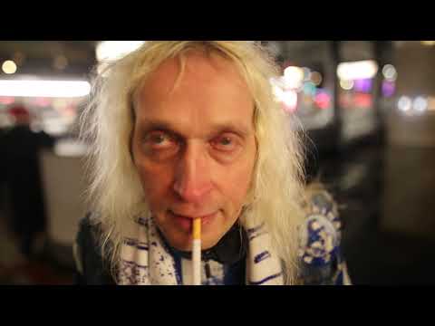 VfL Bochum - Hannover 96 2019 /// Cigarette falls into beer