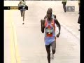 Maratón de Chicago 2006 - Gana, pero se cae en la línea de meta