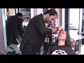Tarek Abou Saada vluchtte anderhalf jaar geleden naar Nederland en opent nu eigen kapsalon in Bee...