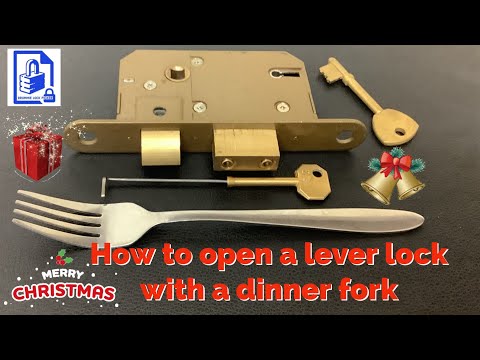433. How to pick open a curtained lever mortice lock with a dinner fork - Merry Christmas everyone🎄
