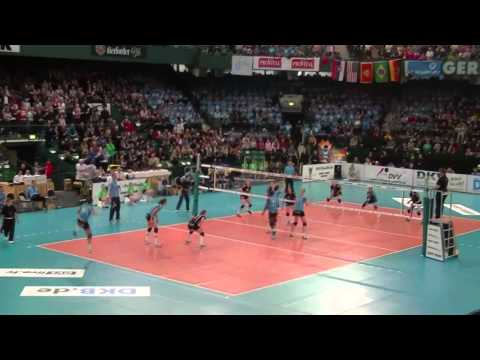 Volleyball-Pokalfinale 2013; Schweriner SC./.VC Wiesbaden (Ende 1.Satz)
