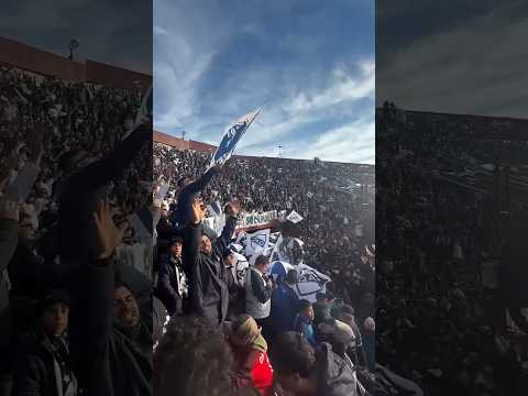 "HINCHADA DE QUILMES EN LANÚS VS SAN LORENZO #copaargentina #hinchadas #futbol" Barra: Indios Kilmes &bull; Club: Quilmes