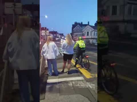 Oulton Broad North level crossing line gates fail.30.6.22 time 21:45 PM