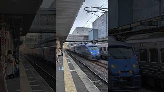 青いソニックの通過シーン 883系 香椎駅