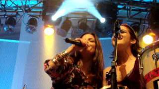 moinho @ circo voador: ela briga comigo