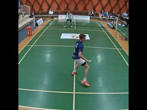 Joshua Eipe makes Rasmus Gemke work for his money