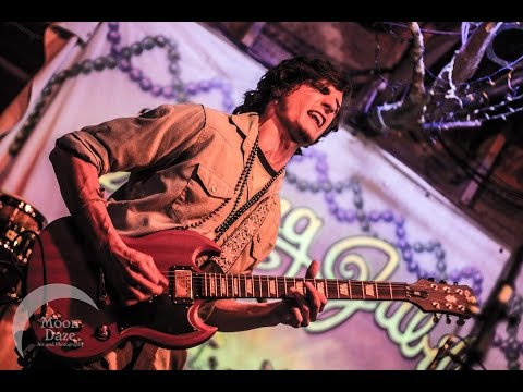 Do Confide - Travers Brothership (Official Live Video)