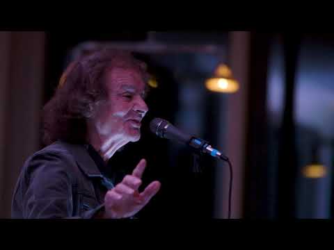 The Zombies' Rod Argent & Colin Blunstone "She's Not There" (acoustic)