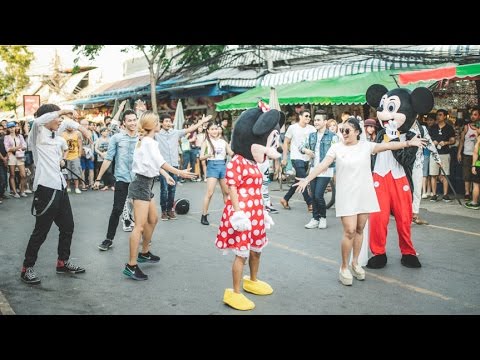 Best Flash Mob Surprise Proposal in bangkok Thailand ขอแต่งงาน กลางสวนจตุจักร ใน กรุงเทพ
