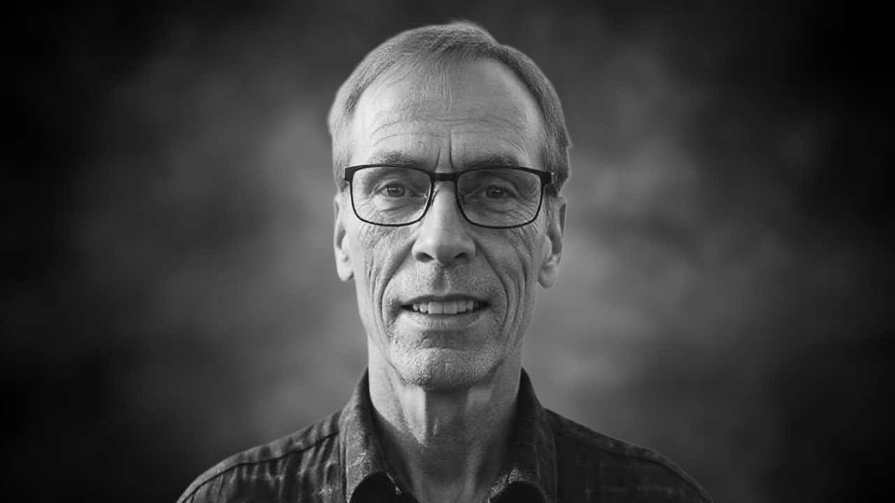 A Dead Man in the Driveway | Jody McHugh