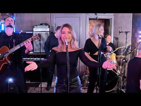 '𝐑𝐨𝐥𝐥𝐢𝐧𝐠 𝐢𝐧 𝐭𝐡𝐞 𝐃𝐞𝐞𝐩' (𝐀𝐝𝐞𝐥𝐞) Live Studio Performance | Sing It Live