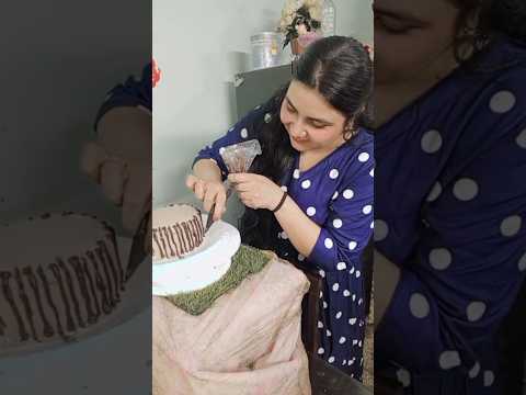 Enjoying Icing At Cho Ice Cake at Home 🎂😍