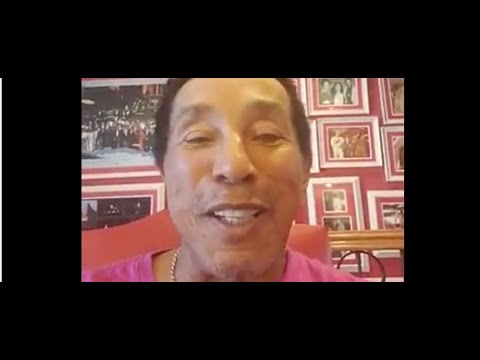 Smokey Robinson Accidentally Mispronounces Famous Jewish Holiday In Hilarious Cameo