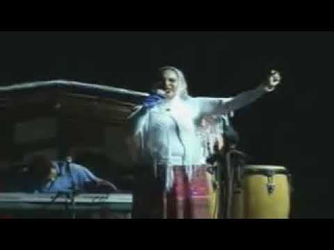 ALGO ESTA CAYENDO AQUI MARIA FAJARDO   ALABANZA DE ADORACION CRISTIANA PENTECOSTALES DE UNCION