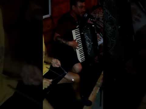 Alex Trapiá (RJ) Sanfona, Luiz Marreta (RJ) zabumba, Charles Lira (ES) triângulo.