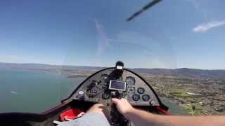 preview picture of video 'Flying an ELA Gyrocopter (Part 4 landing Illawarra regional airport)'