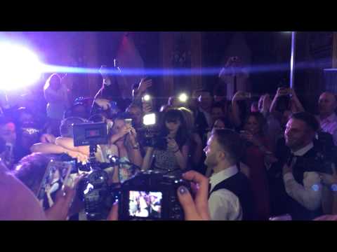 Gary Barlow Wedding Crashes A Best Singing Waiters Gig