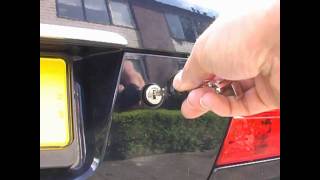 BMW E38 7 series unlocking the car with the key with a flat battery