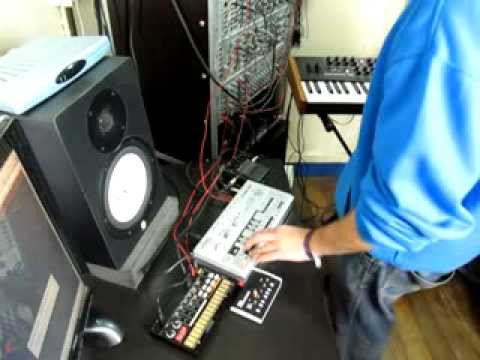 Live Analog Jam (Volca Beats - Monotron - Bass Bot TT-303)