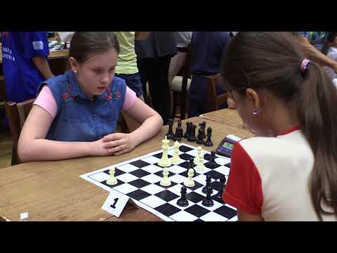 D12 4.1. WCM Lucia Kapičáková - WFM Lucia Ševčíková 1/2:1/2