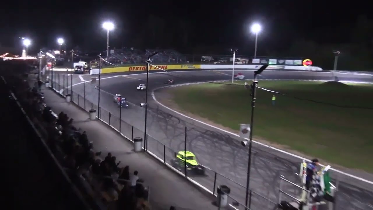 Star Speedway: Classic Weekend Legends Feature