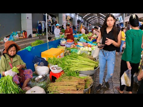 Cambodian street food - Fresh fish, Seafood, Meat, Crab, Vegetable, @ Market in Phnom Penh city