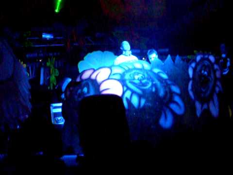 Fresh 2009 Filo & Peri