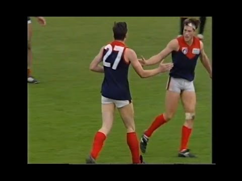 Sean Wight kicks the winning goal against Collingwood at Victoria Park - Melbourne - 1992 Round 20
