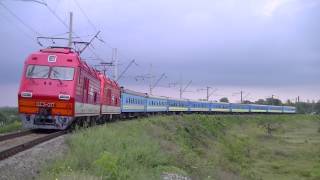preview picture of video 'СМЕ ДС3-017 и ДС3-015 с поездом 186 Киев - Шостка'